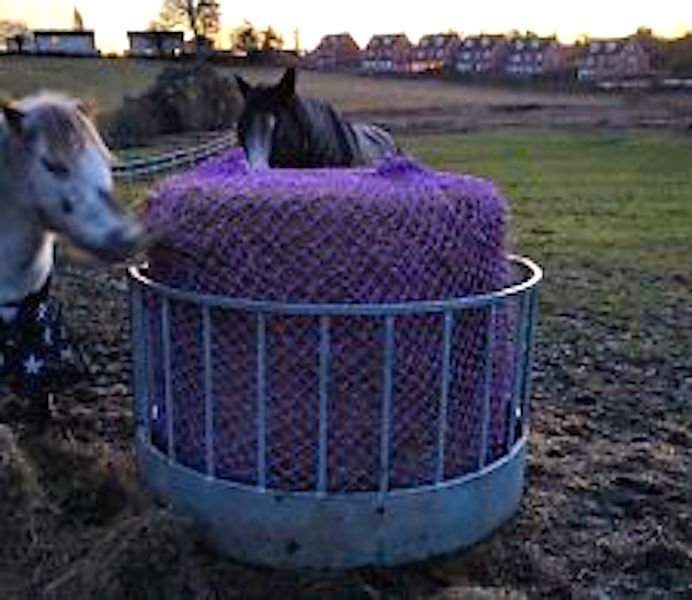 ROUND BALE HAYNET GREEDY FEED  6 FEET BALES  HAYLAGE JUMBO SLOW FEEDERS HAYNETS