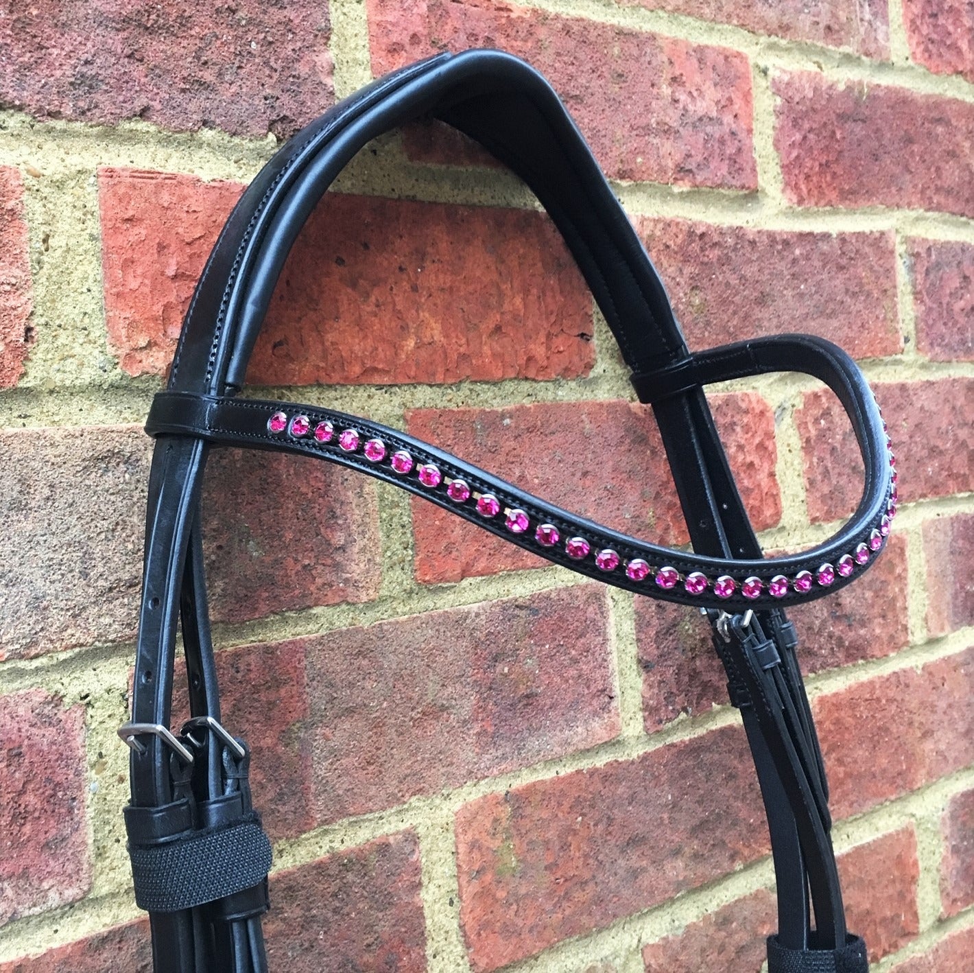 Cwell Equine Snaffle Bridle Cardiff (Annie) With U shaped Basil Fuchsia Crystal Browband FULL (963)